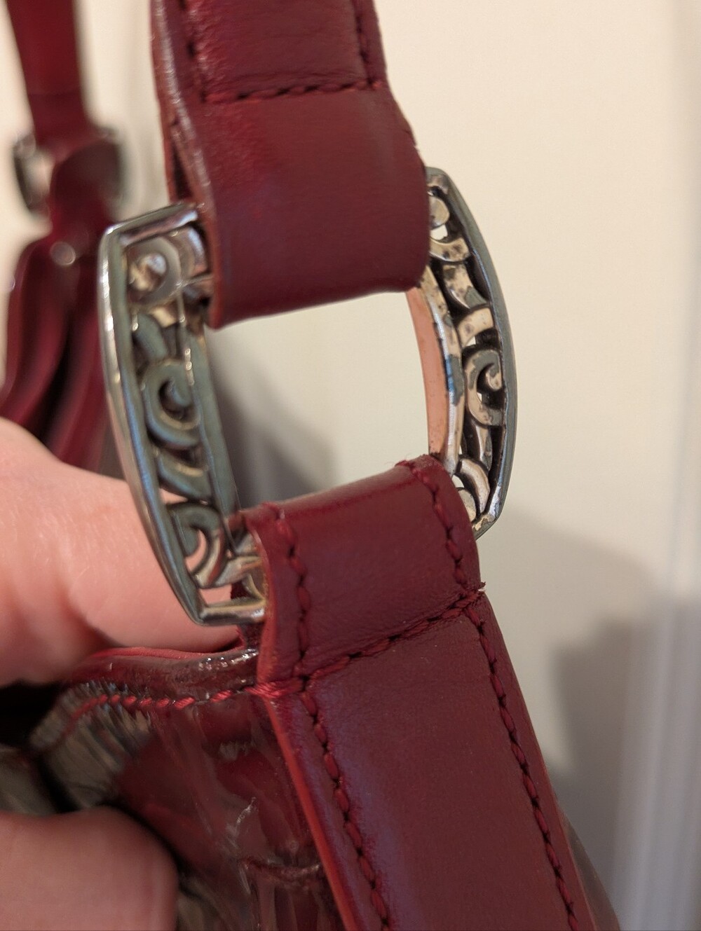 Brighton Women's Croc-Embossed Burgundy Shoulder Bag - Picture 6 of 9